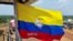 FOTO DE ARCHIVO: Una bandera colombiana de las FARC, instalada por el Estado Mayor Central (EMC), ondea en una escuela, Llanos del Yari, Colombia, 12 de abril de 2024. REUTERS/Luis Jaime Acosta