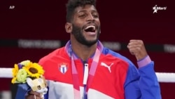 Púgil cubano victorioso en Orlando, Florida  
Púgil cubano victorioso en Orlando, Florida