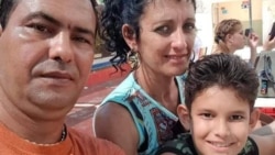 Yuneisy Santana habla de la situación de su hijo, con tratamiento psicológico tras la detención de su padre Yuneisy Santana habla de la situación de su hijo, con tratamiento psicológico tras la detención de su padre