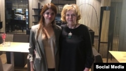 Carolina Barrero junto a Relatora Especial de DDHH de ONU, Mary Lawlor