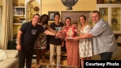 Integrantes de Proyecto Cobijo de apoyo a refugiados cubanos en España