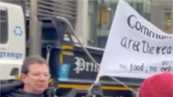 Info Martí | Cubanos en varias ciudades del mundo piden al gobierno comunista que pague sus deudas  Info Martí | Cubanos en varias ciudades del mundo piden al gobierno comunista que pague sus deudas