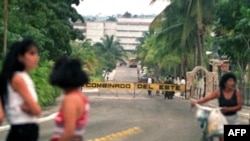 Al fondo, la prisión de máxima seguridad "Combinado del Este", en La Habana.