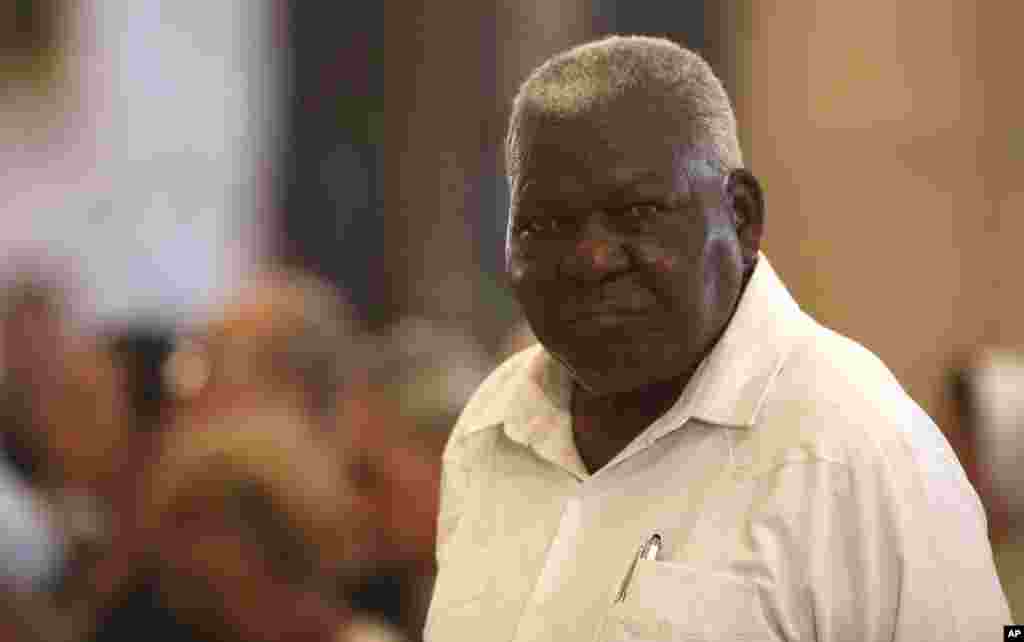 Esteban Lazo lleva 60 años ejerciendo como un dirigente político.