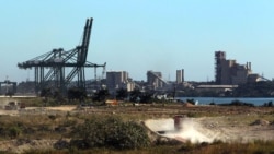 Hoy con Enix Berrio, Alberto Méndez Castelló, Manuel Alejandro León, Pedro Luis García, Vladimir Turró y María Elena Cruz Varela Hoy con Enix Berrio, Alberto Méndez Castelló, Manuel Alejandro León, Pedro Luis García, Vladimir Turró y María Elena Cruz Varela