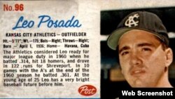 Una tarjeta deportiva de colección, dedicada al pelotero Leo Posada.