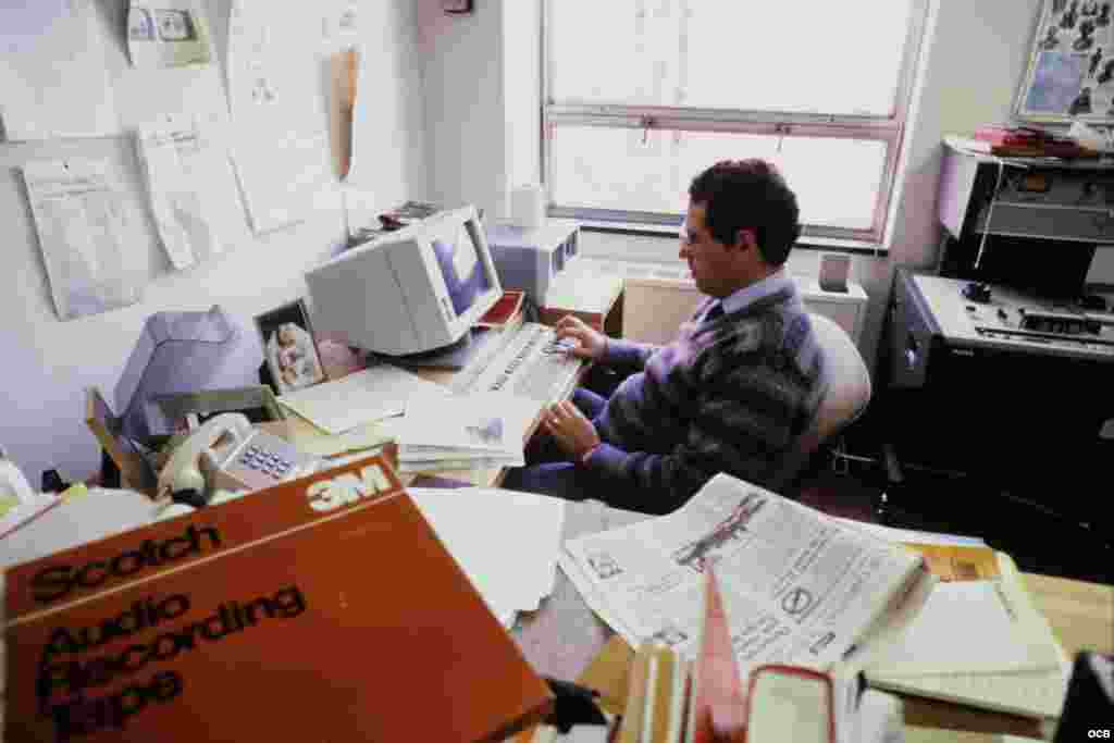 El investigador y periodista Alex Rivero.