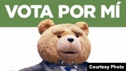En este meme, el irreverente osito Ted se disputa los votos venezolanos.