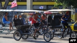 Bicitaxis en La Habana.