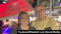 Narciso Amador Fernández Ramírez posa junto a su esposa en Estados Unidos.