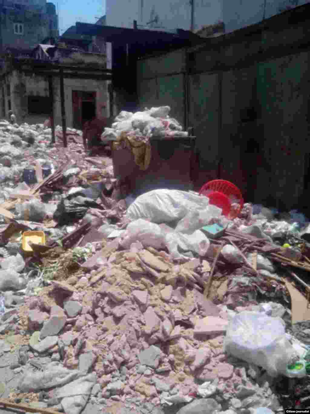  Calle Gloria entre Águila y Revillagigedo, municipio Habana Vieja.