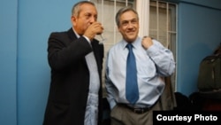 Max Marambio (izq.) juanto al actual presidente chileno, Sebastián Piñera.
