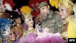 En 1986 Fidel Castro visitó con el ex presidente español Felipe González a la sala Tropicana en La Habana.