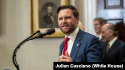 El vicepresidente J. D. Vance pronuncia un discurso en la Casa Blanca, el 31 de julio del 2025 (Foto de Julian Casciano, becario de la Casa Blanca)