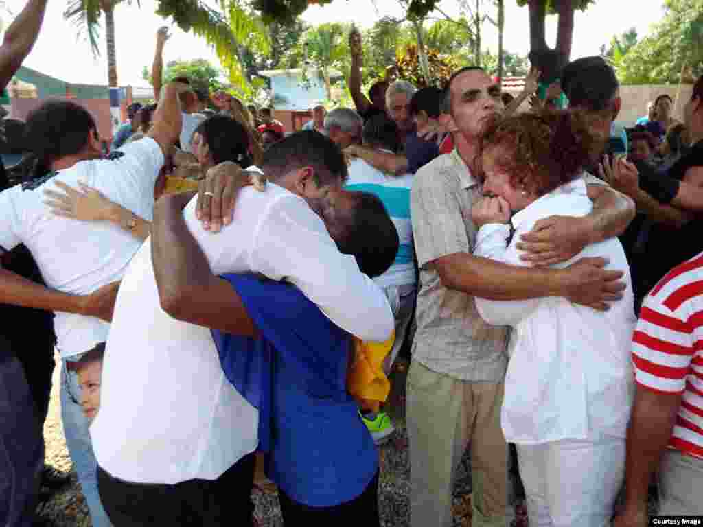 BJ Baldwin y su camión estuvieron en Cuba para filmar un comercial de la bebida Monster Energy (actualmente no se vende en la isla), y por cierto establecieron un récord de altura cuando su vehículo se elevó 191 pies ante los ojos atónitos de decenas de cubanos.  