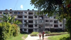 Vecinos de Alamar, entre la higiene y la pared Vecinos de Alamar, entre la higiene y la pared
