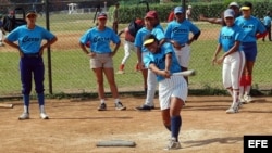 Equipo cubano de béisbol femenino. Archivo