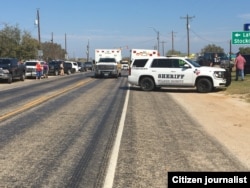 Patrullas de la policía local en la escena de la matanza. Foto Twitter @MaxMasseyTV