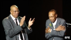 ARCHIVO. El músico cubano Chucho Valdés Quintet (i)X junto a su padre Bebo Valdés