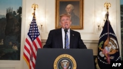 El presidente, Donald Trump, se dirigió a "una nación de luto" tras la masacre de Parkland, Florida