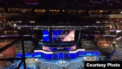 Convención demócrata a a pocas horas del inicio. (VOA).