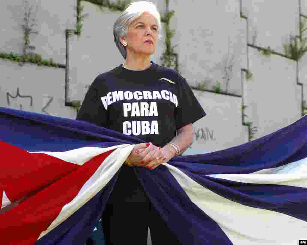 Sylvia Iriondo, de M.A.R (Madres y Mujeres Anti-Represión) por Cuba, lo que los cubanos han visto en este año es "más de lo mismo", y al mismo tiempo se ha hecho "más que evidente que el régimen no tiene la menor intención de cambiar.  