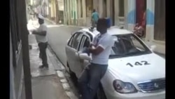 Activista muestra por qué se siente acosado Activista muestra por qué se siente acosado