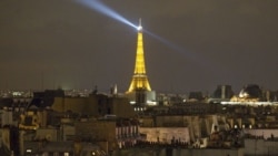 Zoe Valdés pide el apoyo de la alcaldía de París al pueblo cubano Zoe Valdés pide el apoyo de la alcaldía de París al pueblo cubano