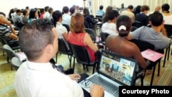 Las redes sociales restringidas.