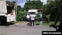 Foto captada durante el desalojo publicada por El Nuevo Herald.