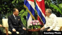 El general Raúl Castro recibió este martes al también general Kim Yong Chol, miembro del Buró Político del Partido del Trabajo de Corea del Norte.