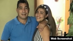 El pastor Lorenzo Rosales junto a su esposa (Foto: Christian Solidarity Worldwide)