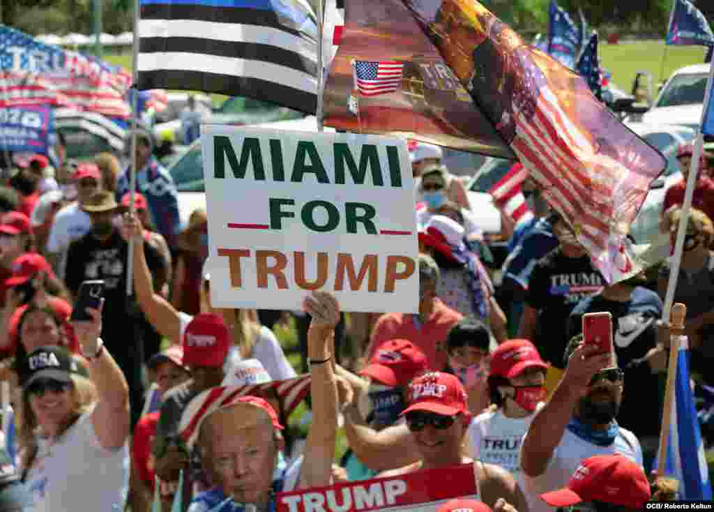 Caravana de apoyo a la reelección del Presidente Donald Trump en Miami.