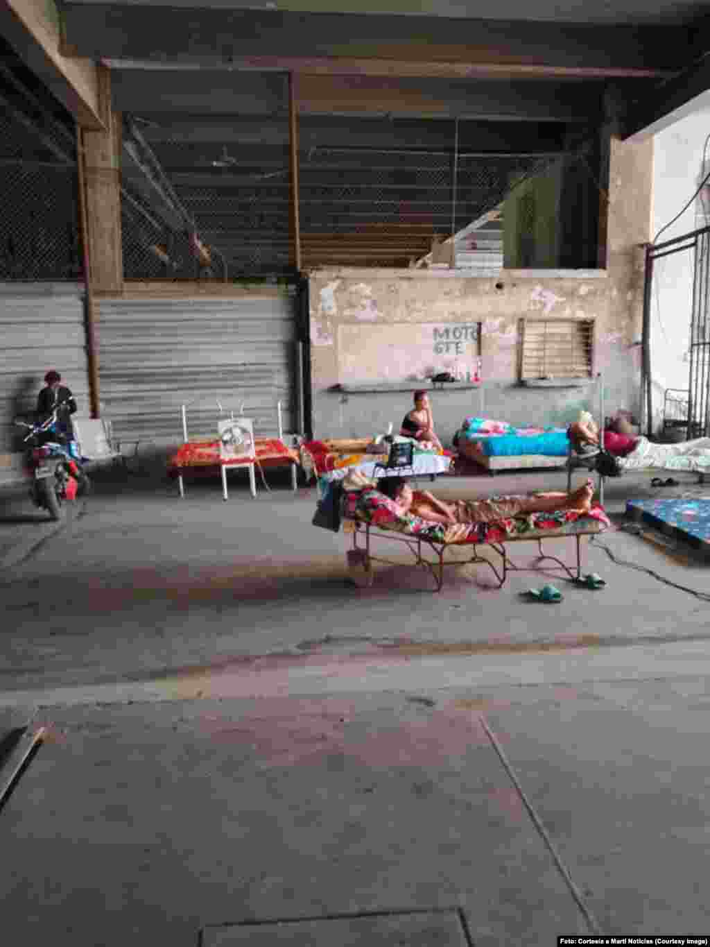 Llevan más de 48 horasen esa situación.