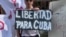 Protestan en Belgrade, Serbia, a favor de la democracia en Cuba