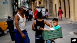 La desaceleración del crecimiento demográfico está impulsada, entre otras causas, por la caída de las tasas de fertilidad, el aumento de la mortalidad y la emigración.