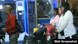 Médicos cubanos arriban a Nairobi, Kenia.