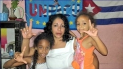Noticias de Cuba en 5 minutos | 08/13/2025 Aymara Nieto Muñoz junto a sus hijas.
Twitter