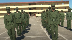 Padres cubanos se niegan a enviar a sus hijos al servicio militar en la isla.  Padres cubanos se niegan a enviar a sus hijos al servicio militar en la isla.