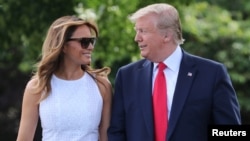 El presidente Donald Trump junto a la primera dama Melania parte hacia Orlando desde la Casa Blanca.