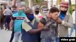 Imagen de la detención del cubano nacionalizado alemán Luis Frómeta Compte (12.7.2021).