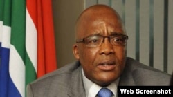 Aaron Motsoaledi, ministro de Salud.