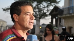 El expreso político cubano Librado Linares, en marzo de 2011, antes de un encuentro con el expresidente de EEUU Jimmy Carter. (Adalberto Roque/ AFP)