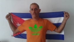 Periodista independiente ayuda a una ciudadana a denunciar abusos policiales Periodista independiente ayuda a una ciudadana a denunciar abusos policiales