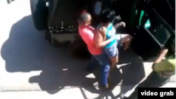 Arresto de Yelena Marrero, la hija menor de Caridad Burunate.