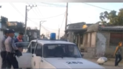 Activistas apoyan a familias e impiden su desalojo Activistas apoyan a familias e impiden su desalojo