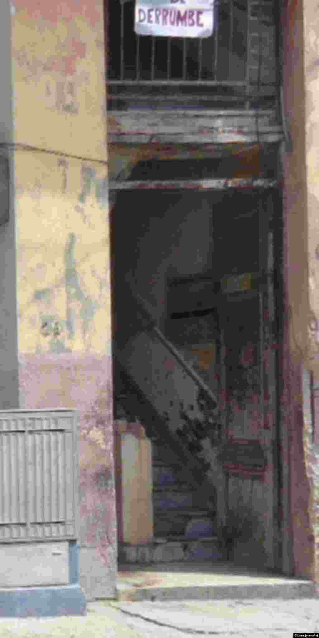 Edificio  en la calle Máximo Gómez esquina a Pepe Antonio, en el capitalino municipio de Guanabacoa.