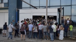 Cubanos critican las justificaciones del ministro de Economía a las tiendas MLC Cubanos critican las justificaciones del ministro de Economía a las tiendas MLC