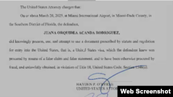 La señora fue arrestada por agentes de la Oficina de Aduanas y Protección Fronteriza a su llegada a la Florida por el Aeropuerto Internacional de Miami el 20 de marzo de 2025.