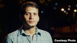 El activista cubano, Elécer Ávila Cicilia al frente de Somos Más+. Foto cortesía de Claudio Fuentes.